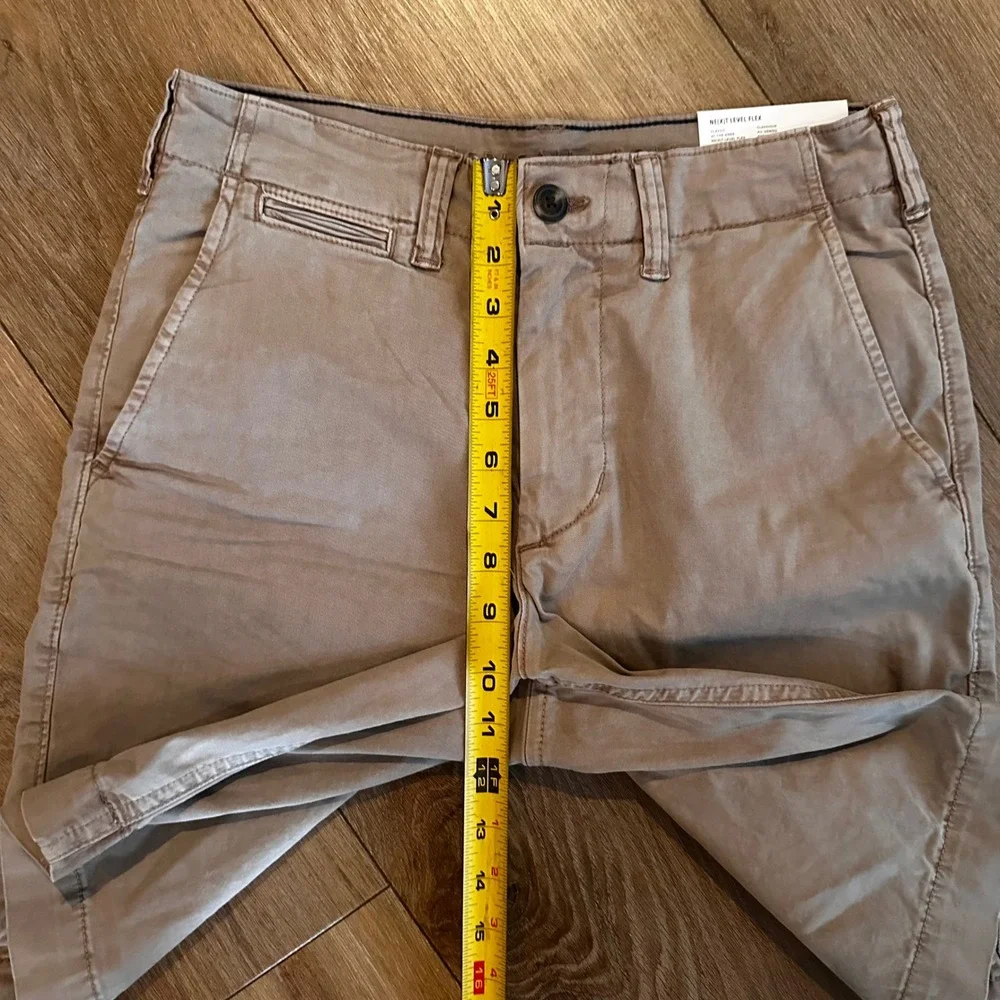 American Eagle Mens Ne(x)t Level Flex Classic Khaki Shorts Tan Size 32 NWT